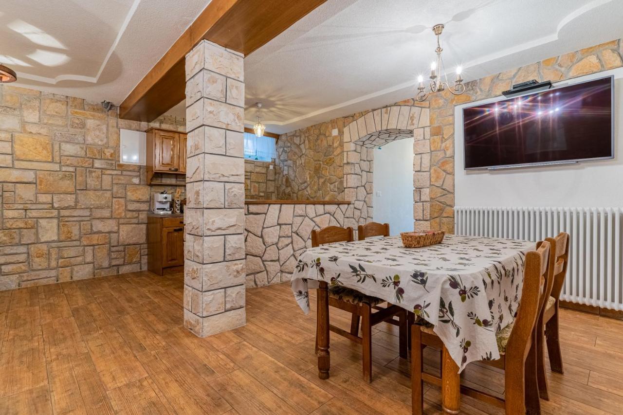 Apartment Jurasic Orlec Buitenkant foto