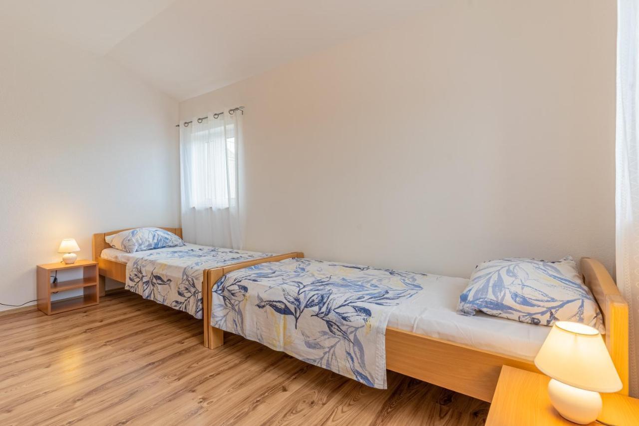 Apartment Jurasic Orlec Buitenkant foto